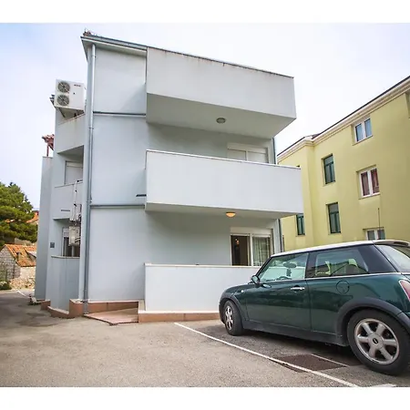 Come Back Apartment Split
